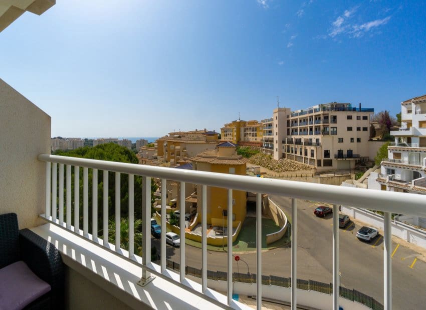 2 bedroom Apartment for sale in Dehesa de Campoamor with pool - € 199,000 (Ref: 9523417)