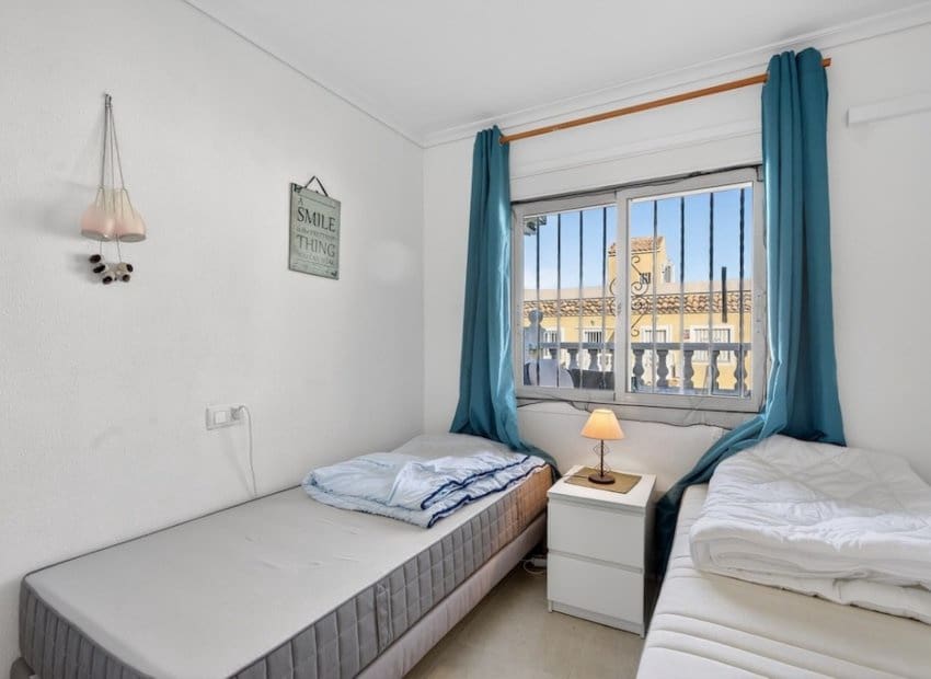 3 bedroom Apartment for sale in Gran Alacant with pool - € 199,000 (Ref: 9523418)