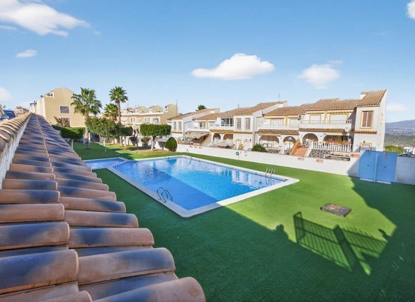 3 bedroom Apartment for sale in Gran Alacant with pool - € 199,000 (Ref: 9523418)