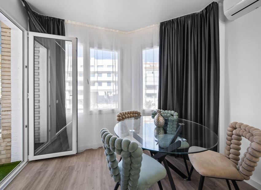 3 bedroom Apartment for sale in Torrevieja - € 195,000 (Ref: 9523420)