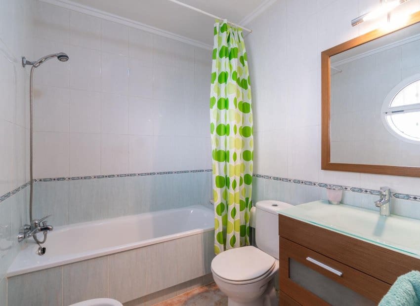 Casa de 2 habitaciones en Playa Flamenca en venta con piscina - 189.000 € (Ref: 9523423)