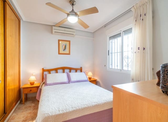 Casa de 2 habitaciones en Playa Flamenca, Orihuela en venta con piscina - 189.000 € (Ref: 9523423)