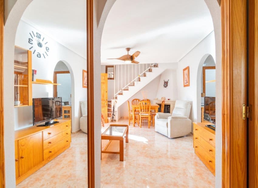 Casa de 2 habitaciones en Playa Flamenca en venta con piscina - 189.000 € (Ref: 9523423)