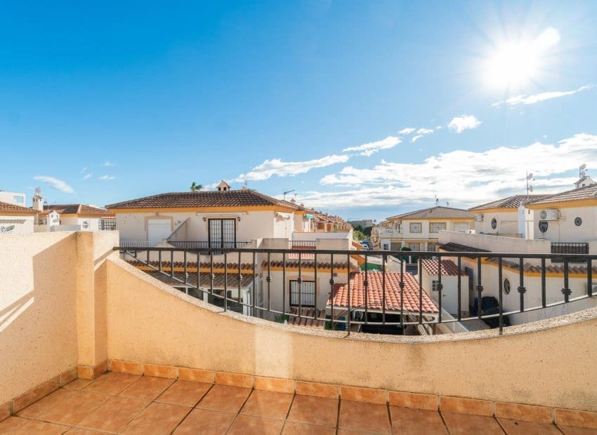 Casa de 2 habitaciones en Playa Flamenca en venta con piscina - 189.000 € (Ref: 9523423)