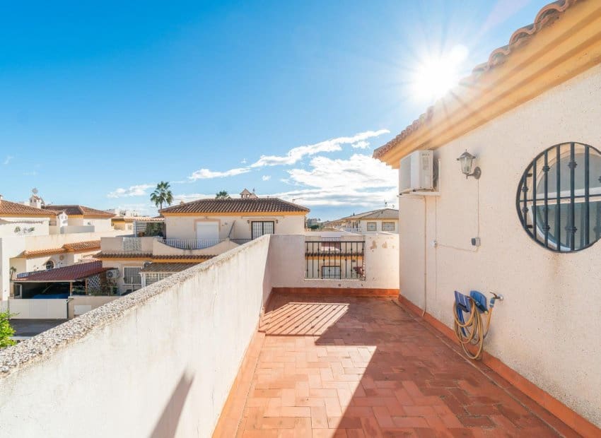 Casa de 2 habitaciones en Playa Flamenca en venta con piscina - 189.000 € (Ref: 9523423)