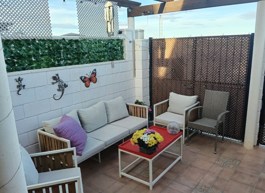 3 bedroom Villa for sale in Los Montesinos with pool - € 188,000 (Ref: 9523425)