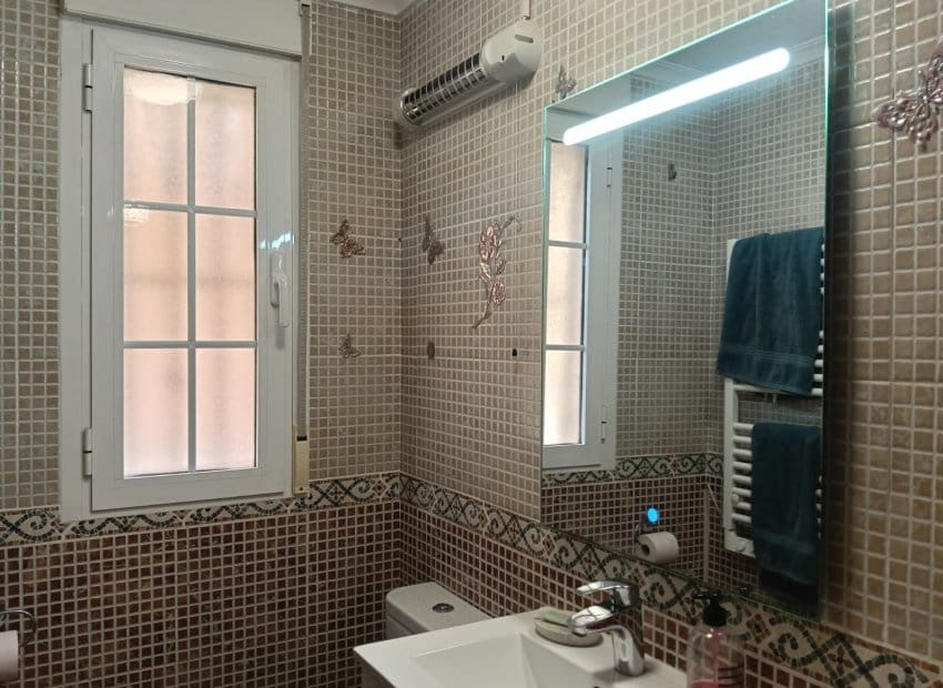 3 bedroom Villa for sale in Los Montesinos with pool - € 188,000 (Ref: 9523425)