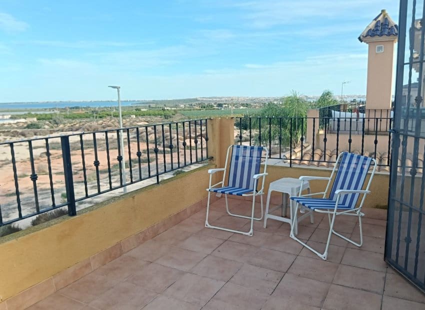 3 bedroom Villa for sale in Los Montesinos with pool - € 188,000 (Ref: 9523425)