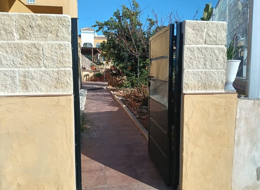 2 slaapkamer Appartement te koop in Los Montesinos met zwembad - € 169.900 (Ref: 9523431)