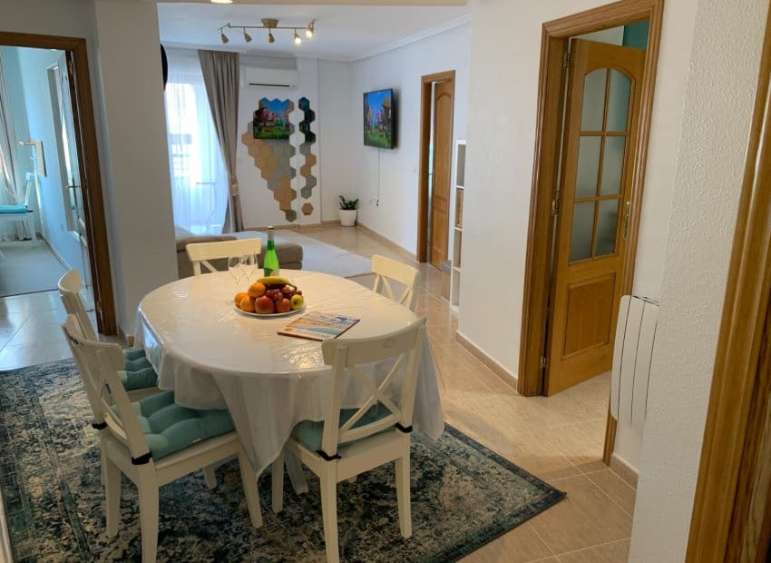 3 bedroom Apartment for sale in Torrevieja - € 165,000 (Ref: 9523435)