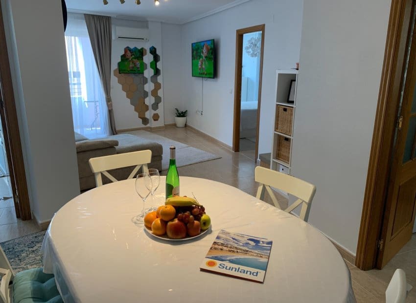 3 bedroom Apartment for sale in Torrevieja - € 165,000 (Ref: 9523435)