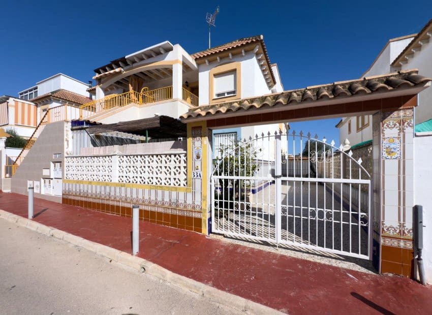 2 sypialnia Apartament na sprzedaż w Torrevieja z basenem - 164 300 € (Ref: 9523436)