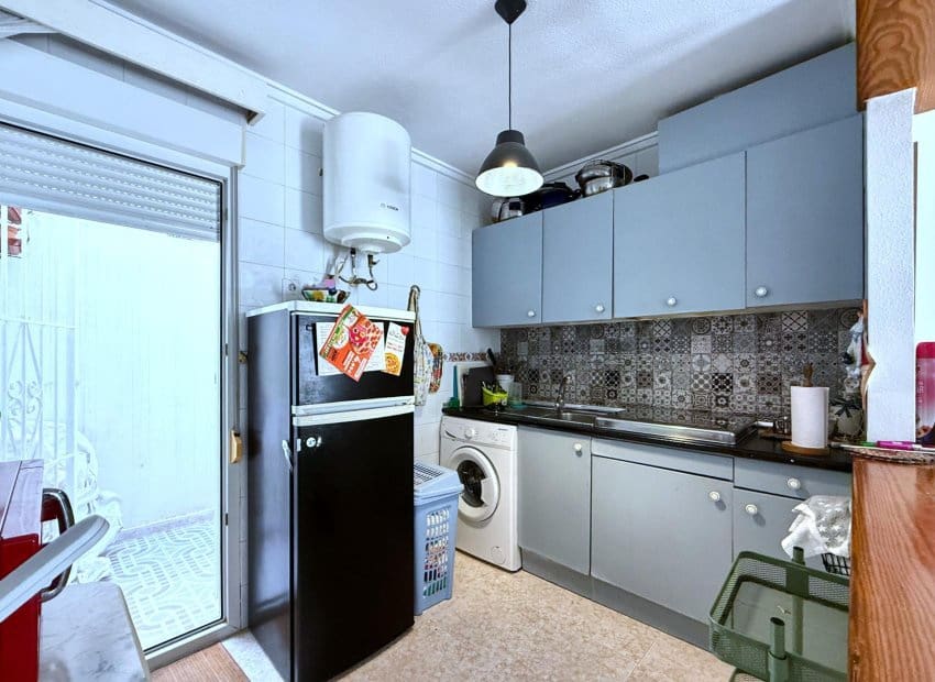 2 sypialnia Apartament na sprzedaż w Torrevieja z basenem - 164 300 € (Ref: 9523436)