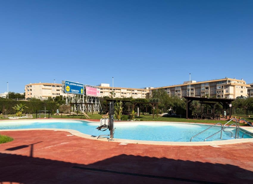 2 sypialnia Apartament na sprzedaż w Torrevieja z basenem - 164 300 € (Ref: 9523436)