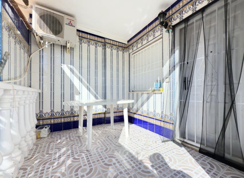 2 sypialnia Apartament na sprzedaż w Torrevieja z basenem - 164 300 € (Ref: 9523436)