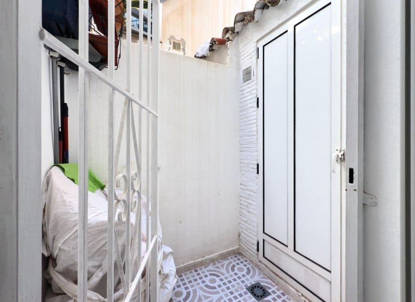 2 sypialnia Apartament na sprzedaż w Torrevieja z basenem - 164 300 € (Ref: 9523436)