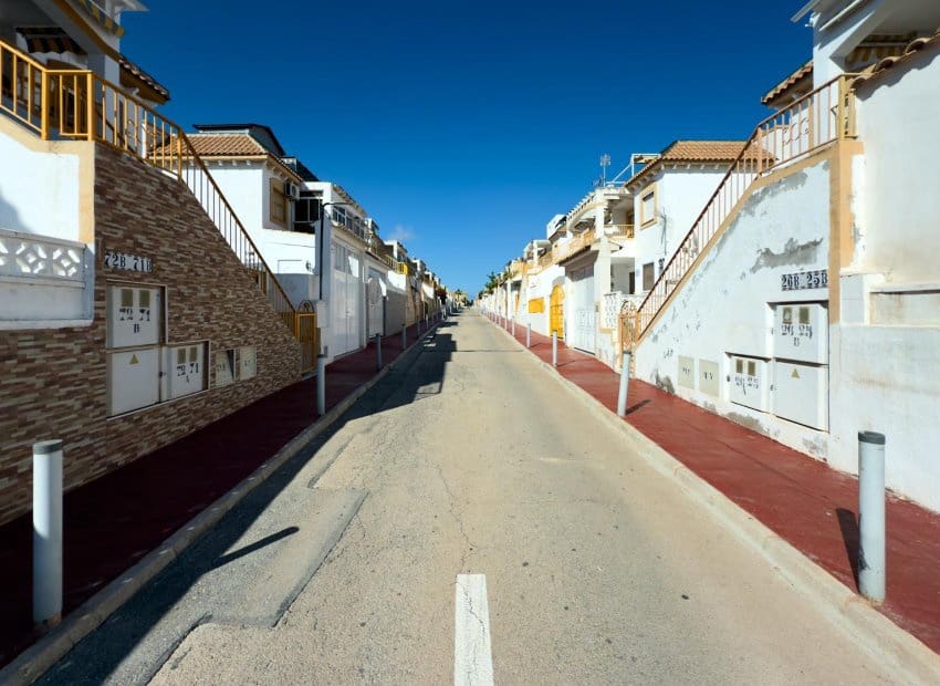 2 sypialnia Apartament na sprzedaż w Torrevieja z basenem - 164 300 € (Ref: 9523436)