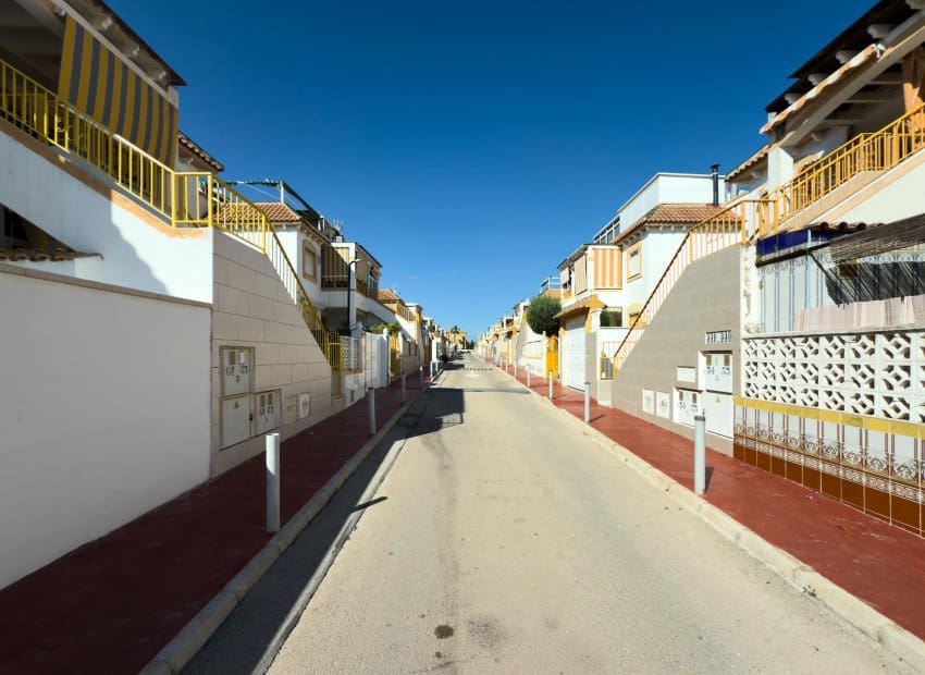 2 sypialnia Apartament na sprzedaż w Torrevieja z basenem - 164 300 € (Ref: 9523436)