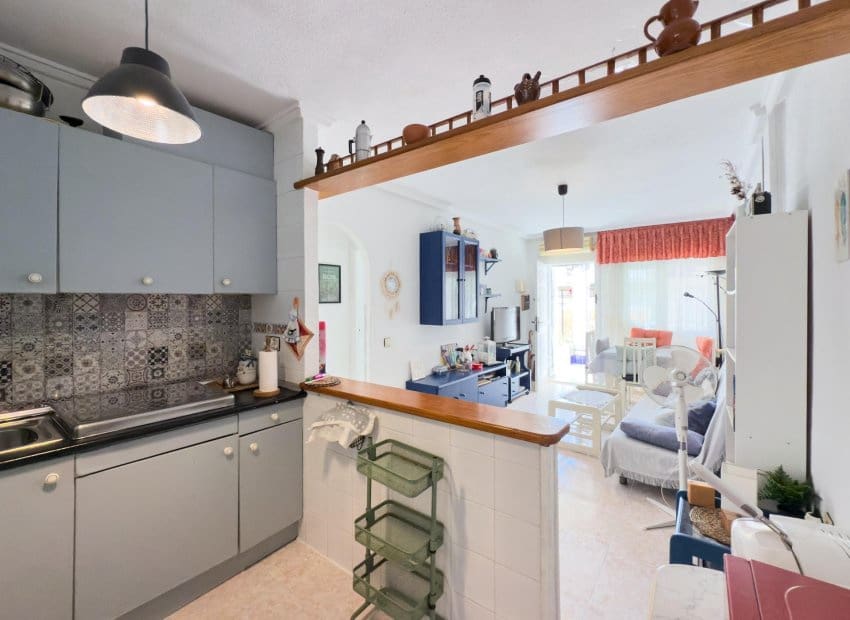 2 sypialnia Apartament na sprzedaż w Torrevieja z basenem - 164 300 € (Ref: 9523436)