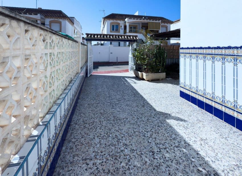 2 sypialnia Apartament na sprzedaż w Torrevieja z basenem - 164 300 € (Ref: 9523436)