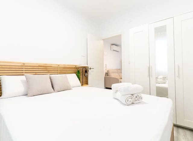 3 soveværelse Strandlejlighed til salg i Gran Alacant, Santa Pola med swimmingpool - € 162.000 (Ref: 9523439)