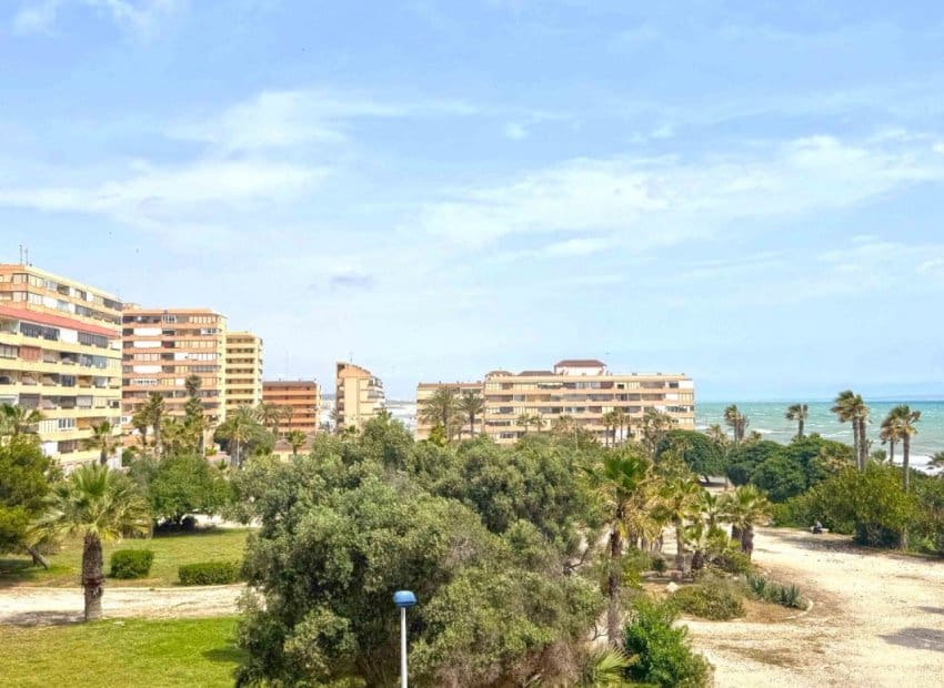 1 camera da letto Appartamento sulla Spiaggia in vendita in La Mata - 159.999 € (Rif: 9523442)