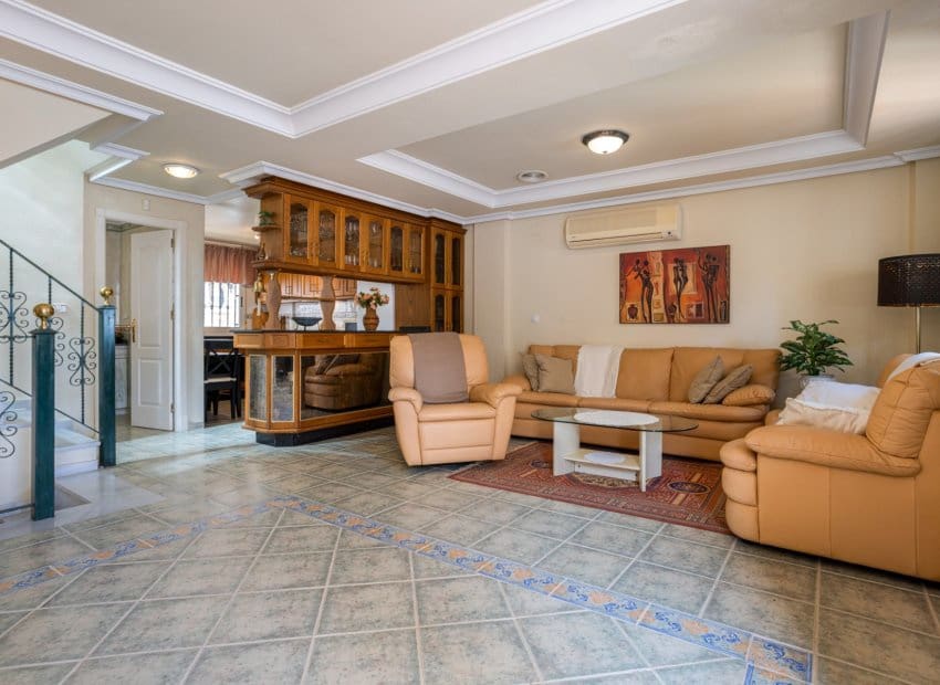 2 slaapkamer Halfvrijstaande villa te koop in Guardamar del Segura met zwembad - € 299.900 (Ref: 9524656)