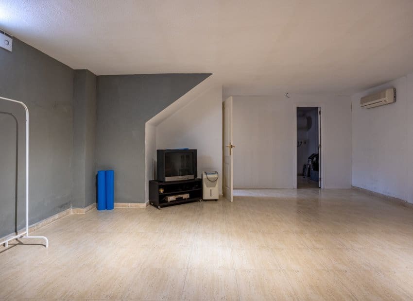 2 slaapkamer Halfvrijstaande villa te koop in Guardamar del Segura met zwembad - € 299.900 (Ref: 9524656)