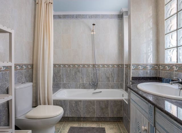 2 slaapkamer Halfvrijstaande villa te koop in El Moncayo - El Pòrtic, Guardamar del Segura met zwembad - € 299.900 (Ref: 9524656)