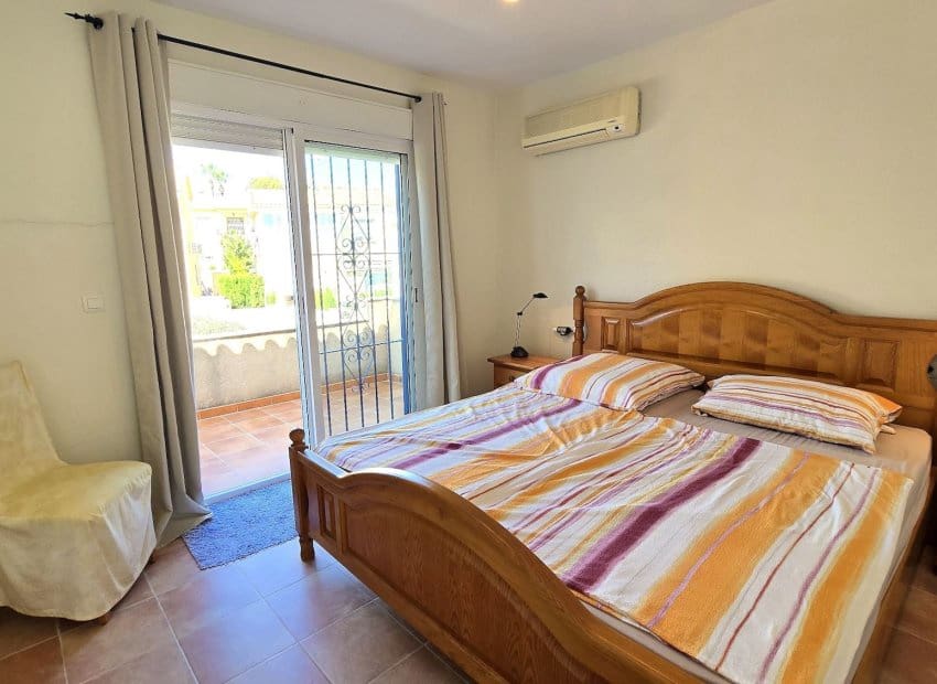 3 sypialnia Willa na sprzedaż w Orihuela Costa z basenem - 299 500 € (Ref: 9524657)