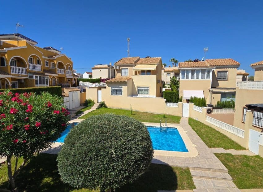 3 sypialnia Willa na sprzedaż w Orihuela Costa z basenem - 299 500 € (Ref: 9524657)