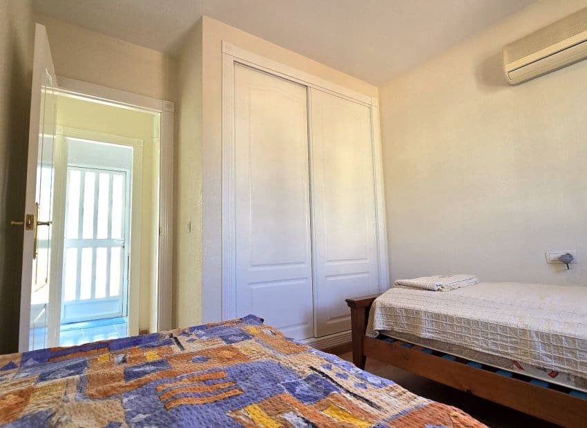 3 sypialnia Willa na sprzedaż w Orihuela Costa z basenem - 299 500 € (Ref: 9524657)