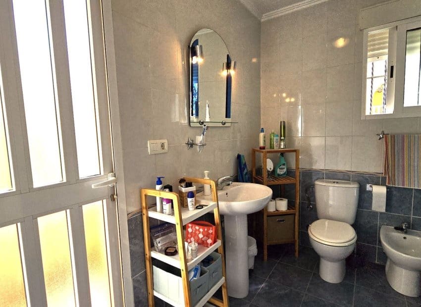 3 sypialnia Willa na sprzedaż w Orihuela Costa z basenem - 299 500 € (Ref: 9524657)