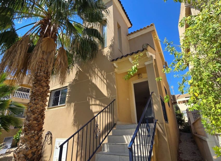 3 sypialnia Willa na sprzedaż w Orihuela Costa z basenem - 299 500 € (Ref: 9524657)