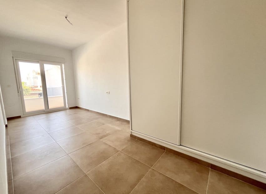 3 slaapkamer Rijtjeshuis te koop in Pilar de la Horadada met zwembad - € 265.000 (Ref: 9524666)