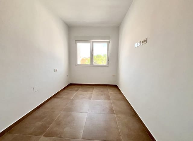 3 slaapkamer Rijtjeshuis te koop in Pilar de la Horadada ciudad, Pilar de la Horadada met zwembad - € 265.000 (Ref: 9524666)