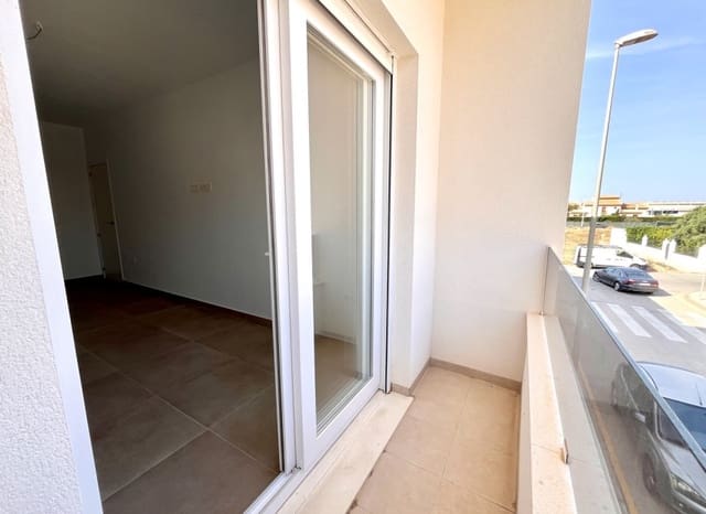 3 slaapkamer Rijtjeshuis te koop in Pilar de la Horadada ciudad, Pilar de la Horadada met zwembad - € 265.000 (Ref: 9524666)