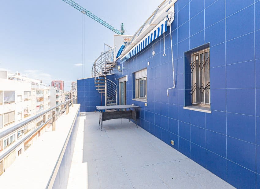 3 soverom Penthouse til salgs i Torrevieja med svømmebasseng - € 259 900 (Ref: 9524668)