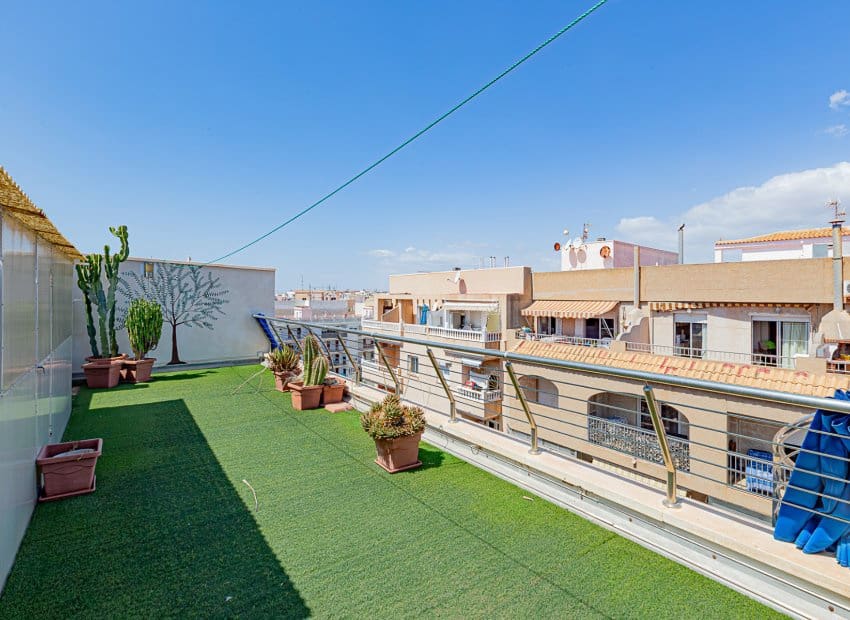 3 soverom Penthouse til salgs i Torrevieja med svømmebasseng - € 259 900 (Ref: 9524668)