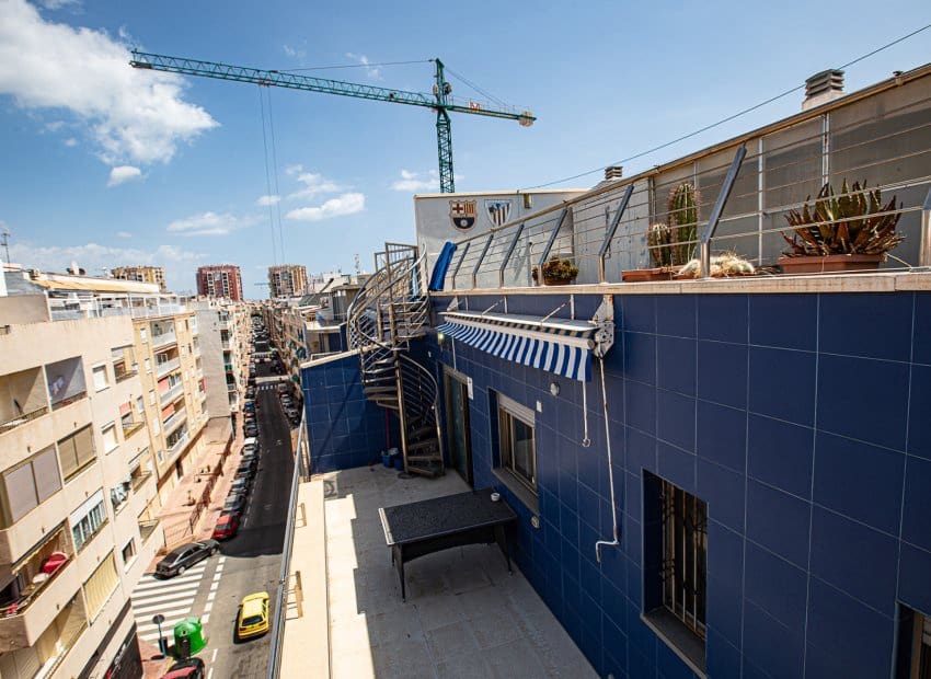 3 soverom Penthouse til salgs i Torrevieja med svømmebasseng - € 259 900 (Ref: 9524668)