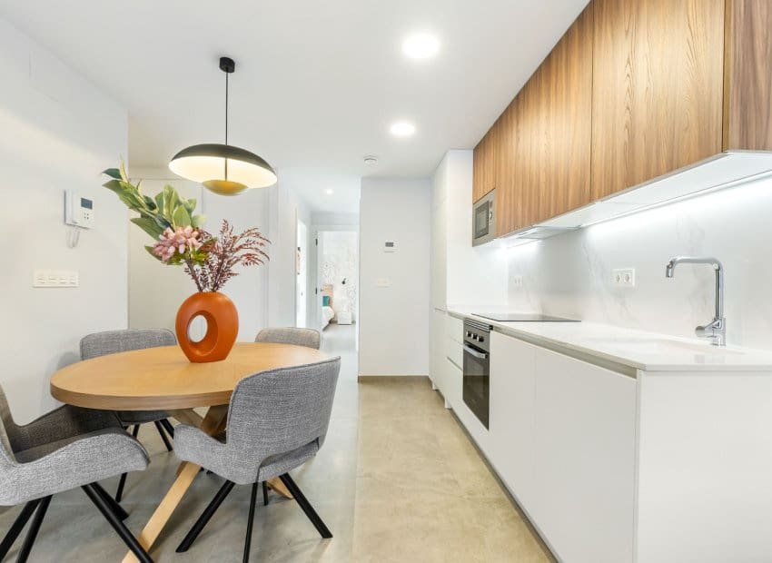 Apartamento de 2 habitaciones en Torrevieja en venta con piscina - 259.000 € (Ref: 9524670)