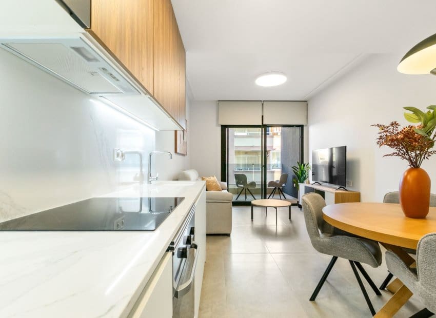 Apartamento de 2 habitaciones en Torrevieja en venta con piscina - 259.000 € (Ref: 9524670)