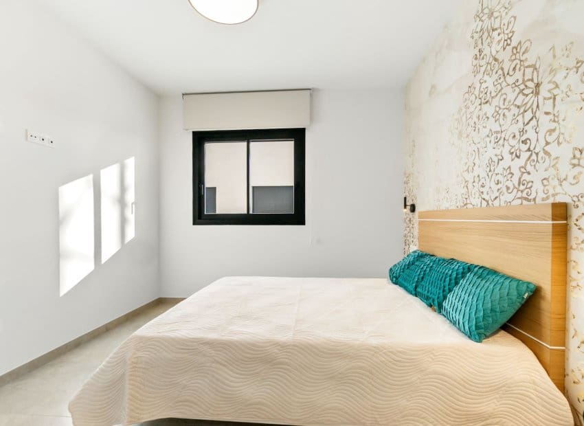 Apartamento de 2 habitaciones en Torrevieja en venta con piscina - 259.000 € (Ref: 9524670)