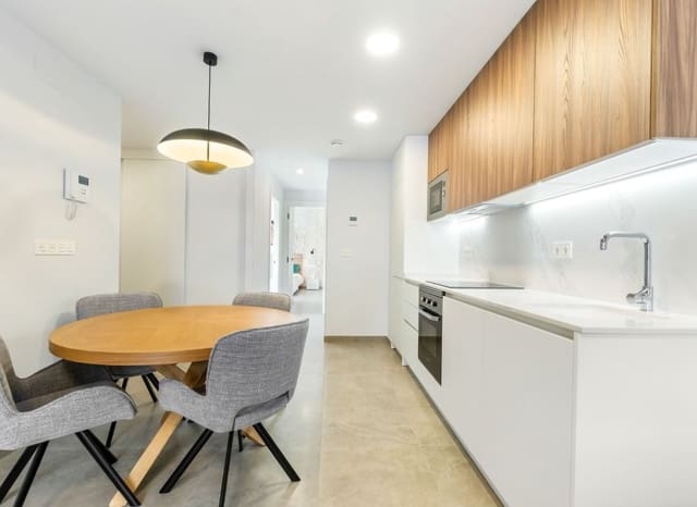 Apartamento de 2 habitaciones en Las Piscinas Naturales, Torrevieja en venta con piscina - 259.000 € (Ref: 9524670)