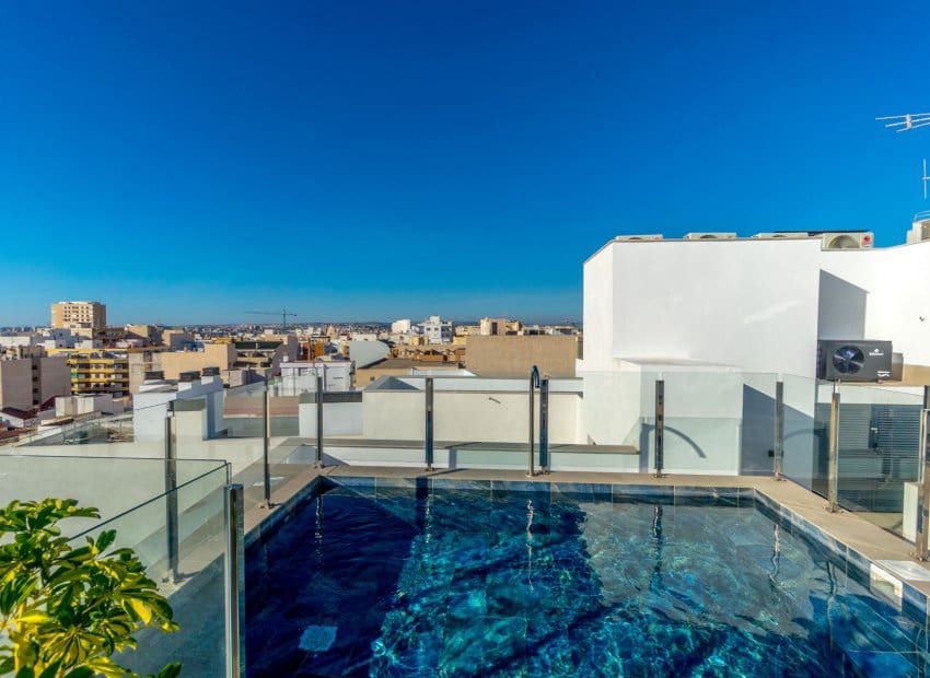 Apartamento de 2 habitaciones en Torrevieja en venta con piscina - 259.000 € (Ref: 9524670)