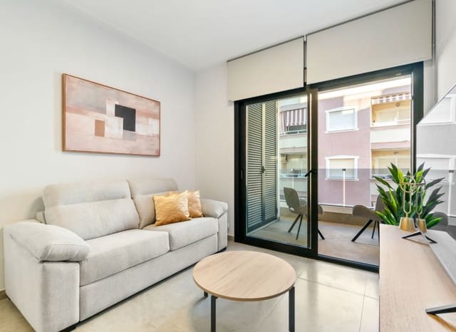 Apartamento de 2 habitaciones en Las Piscinas Naturales, Torrevieja en venta con piscina - 259.000 € (Ref: 9524670)