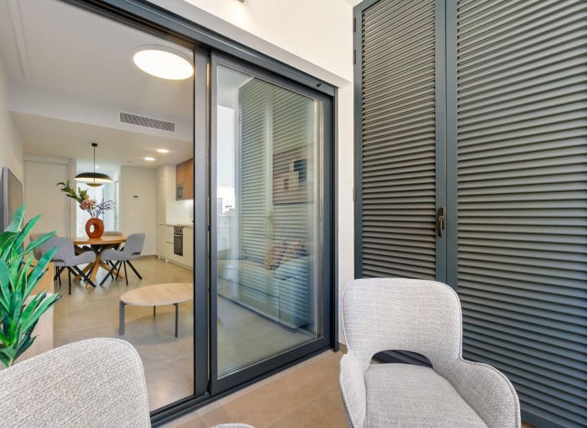 Apartamento de 2 habitaciones en Torrevieja en venta con piscina - 259.000 € (Ref: 9524670)