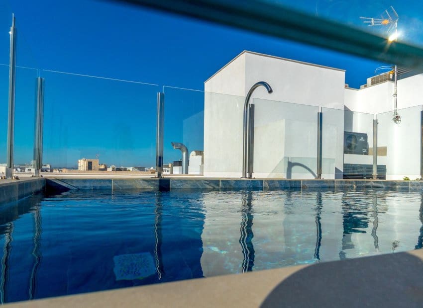 Apartamento de 2 habitaciones en Torrevieja en venta con piscina - 259.000 € (Ref: 9524670)