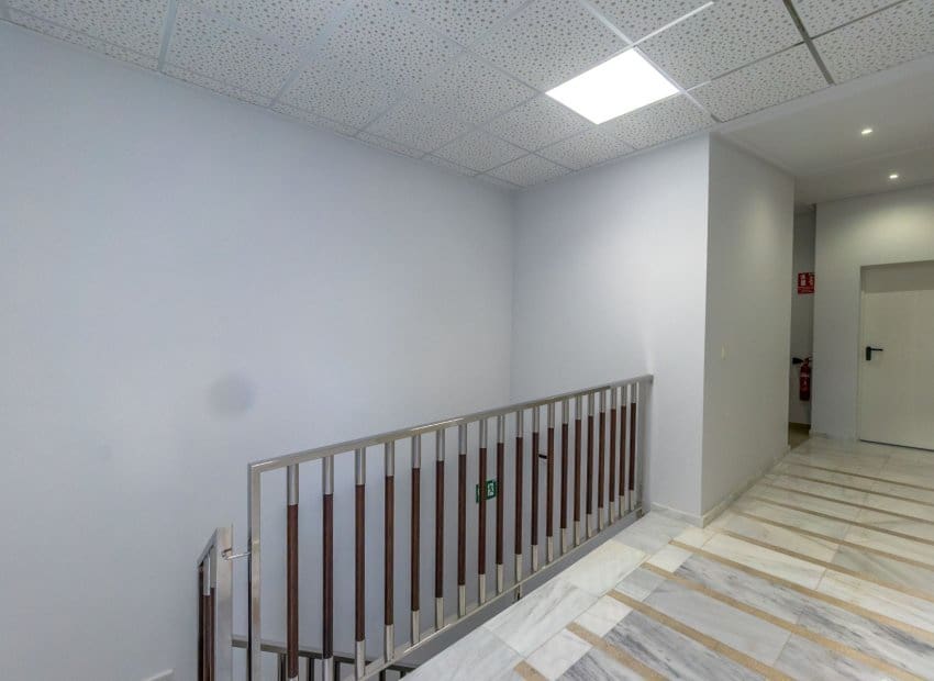 Apartamento de 2 habitaciones en Torrevieja en venta con piscina - 259.000 € (Ref: 9524670)