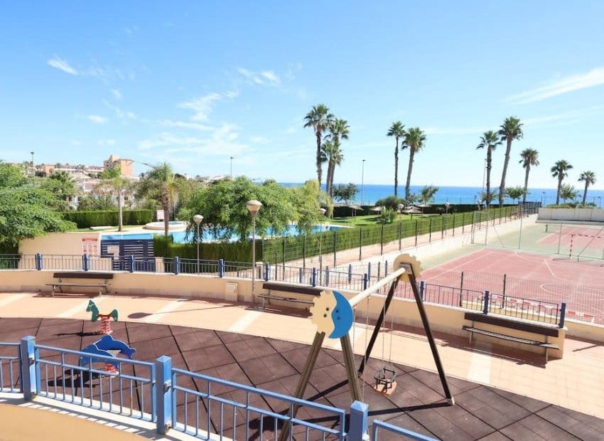 2 slaapkamer Penthouse te koop in Pilar de la Horadada met zwembad - € 329.900 (Ref: 9524736)